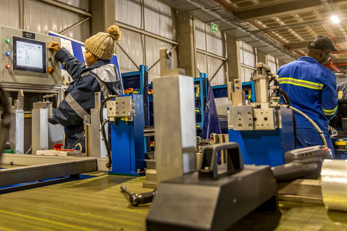Line-side component handling in an automotive logistics operation